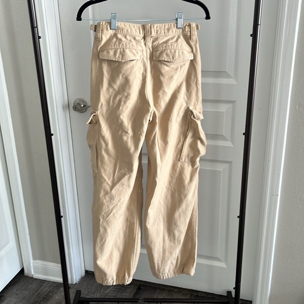 Aritzia Tna Supply Cargo Pant in Beige Size 00 Short - Picture 8 of 11